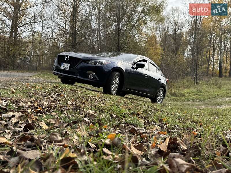 Седан Mazda 3 2015 в Полтаве