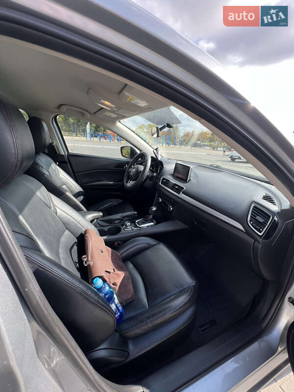 Седан Mazda 3 2013 в Ізмаїлі