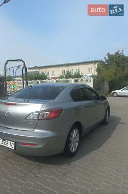 Седан Mazda 3 2011 в Ивано-Франковске