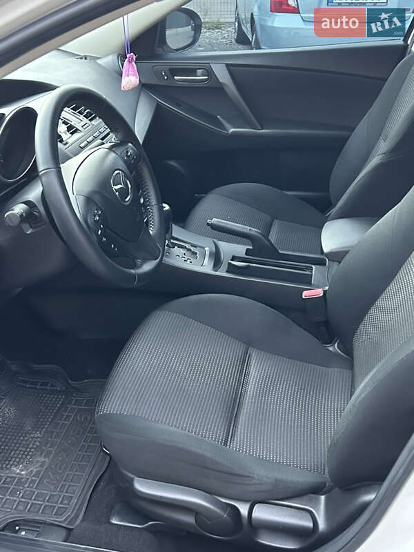 Седан Mazda 3 2013 в Прилуках фото 11 Седан Mazda 3 2013 в Прилуках