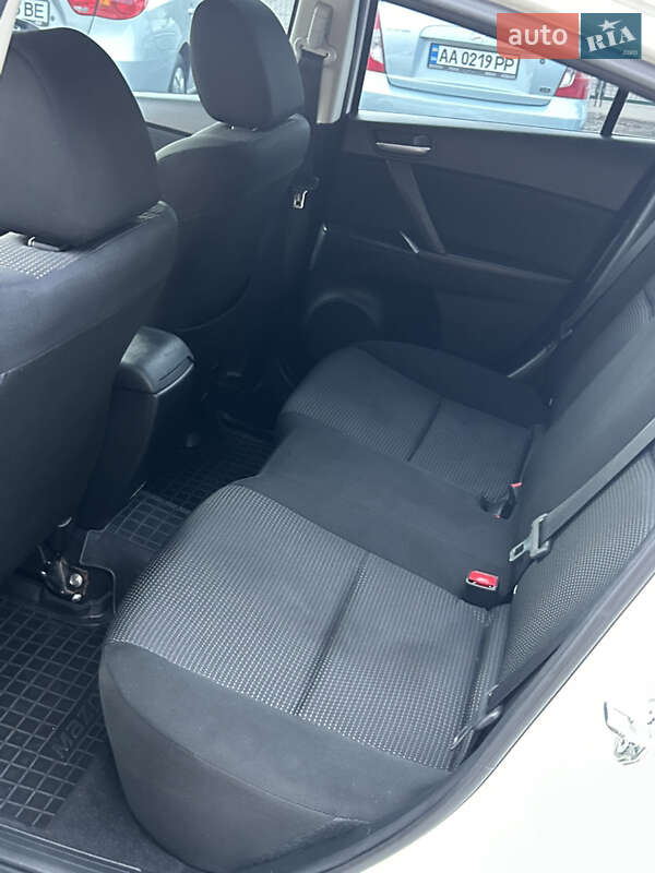 Седан Mazda 3 2013 в Прилуках фото 14 Седан Mazda 3 2013 в Прилуках