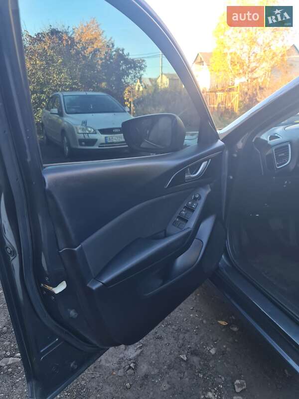 Седан Mazda 3 2015 в Ужгороде фото 8 Седан Mazda 3 2015 в Ужгороде