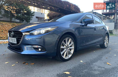 Седан Mazda 3 2017 в Днепре