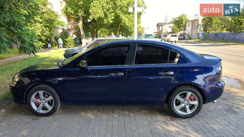 Седан Mazda 3 2005 в Черновцах
