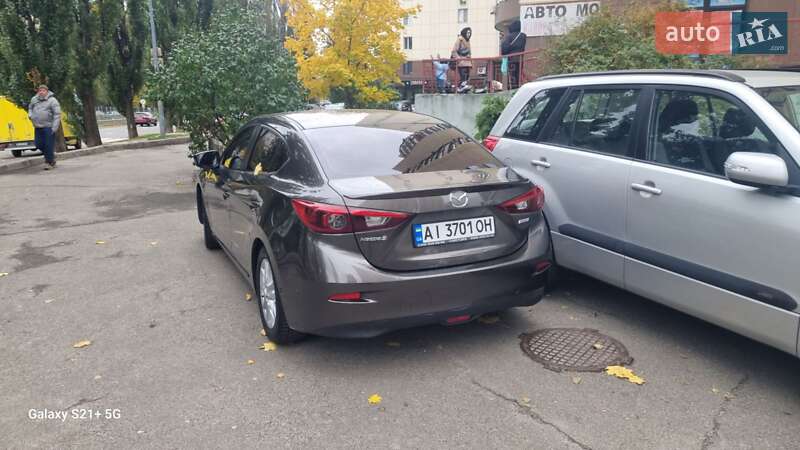 Седан Mazda 3 2014 в Киеве