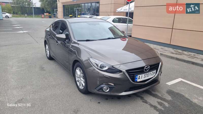 Седан Mazda 3 2014 в Киеве