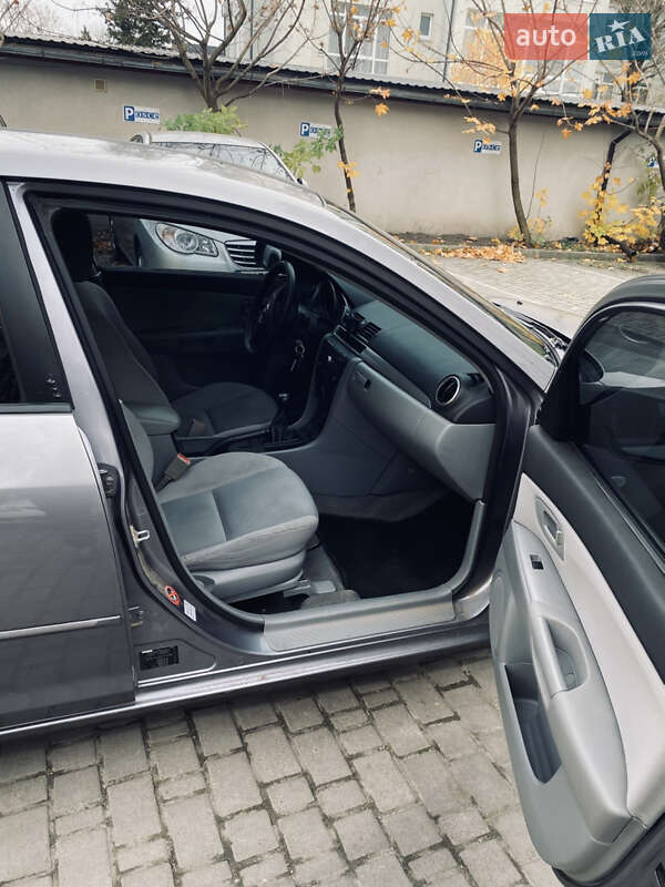 Хэтчбек Mazda 3 2005 в Ивано-Франковске