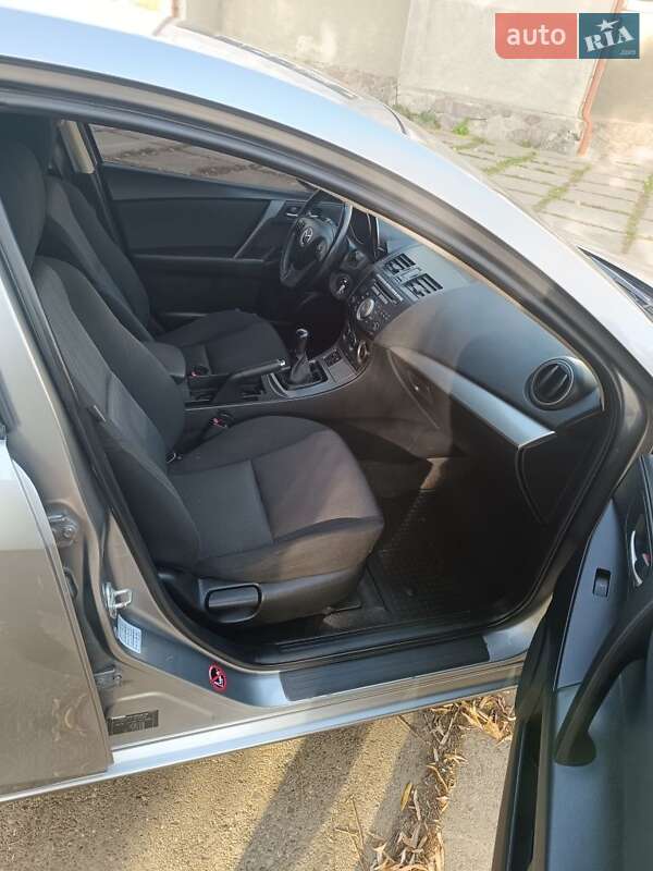 Хэтчбек Mazda 3 2009 в Черновцах фото 14 Хэтчбек Mazda 3 2009 в Черновцах