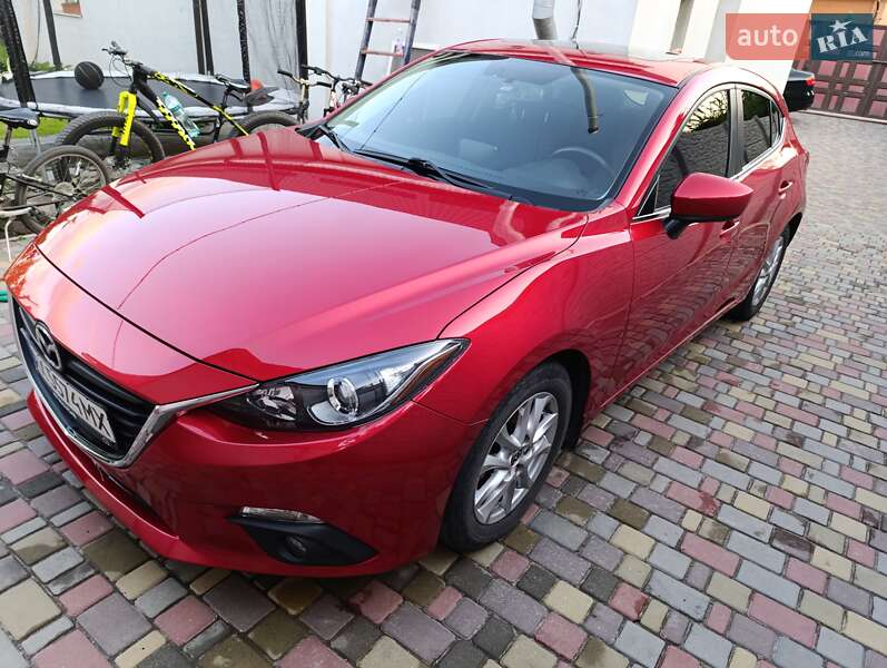 Хетчбек Mazda 3 2016 в Комсомольському