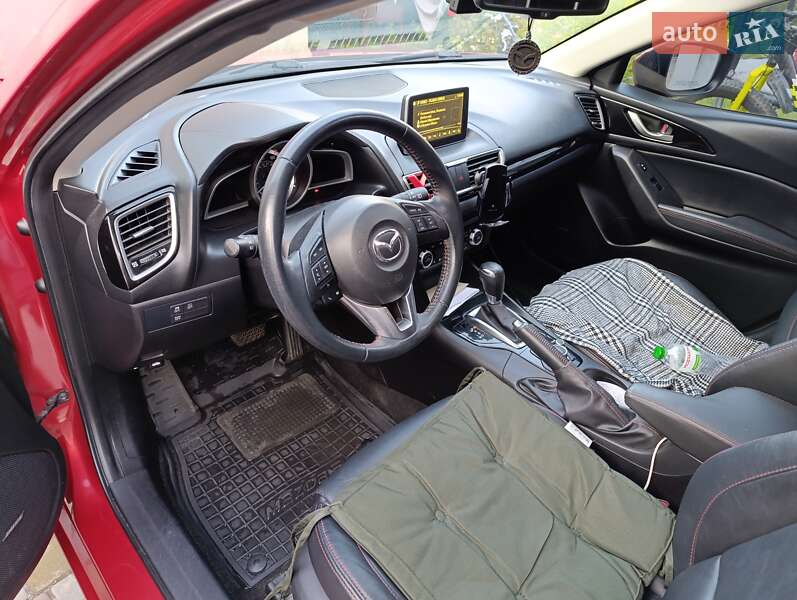Хетчбек Mazda 3 2016 в Комсомольському