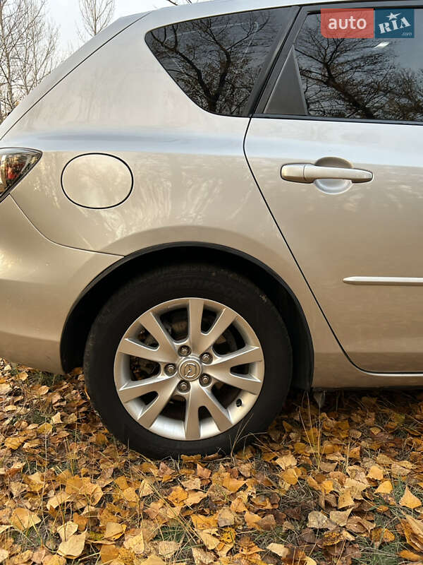 Хэтчбек Mazda 3 2006 в Днепре