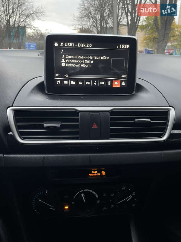 Седан Mazda 3 2016 в Полтаве фото 31 Седан Mazda 3 2016 в Полтаве