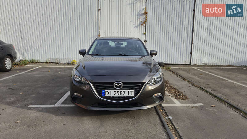 Седан Mazda 3 2016 в Киеве