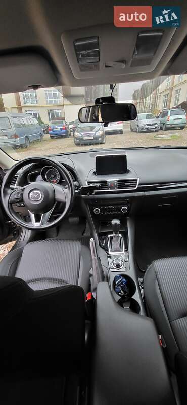 Седан Mazda 3 2016 в Киеве
