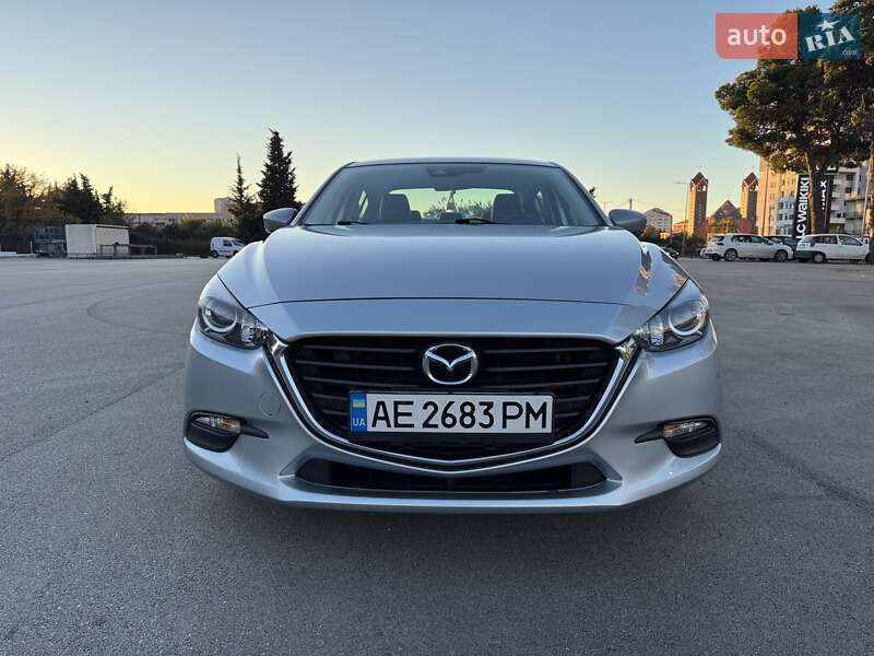 Седан Mazda 3 2018 в Киеве фото 2 Седан Mazda 3 2018 в Киеве