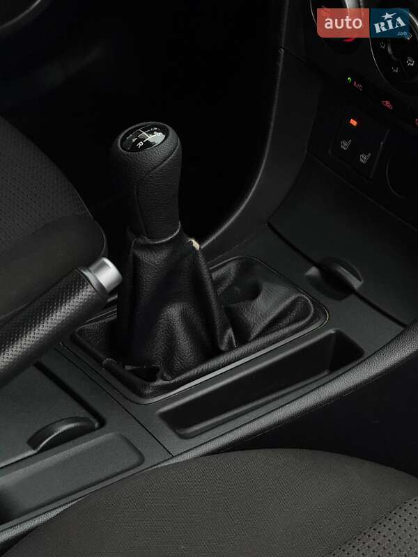 Седан Mazda 3 2008 в Чернівцях