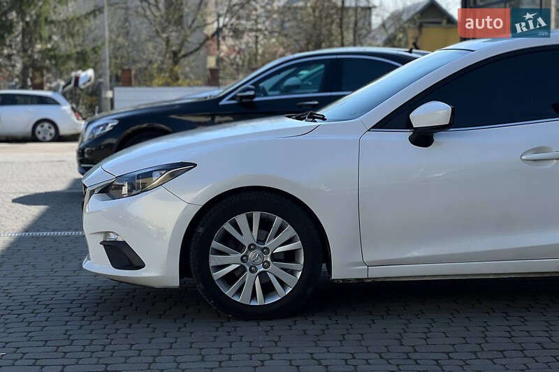 Хэтчбек Mazda 3 2013 в Ивано-Франковске