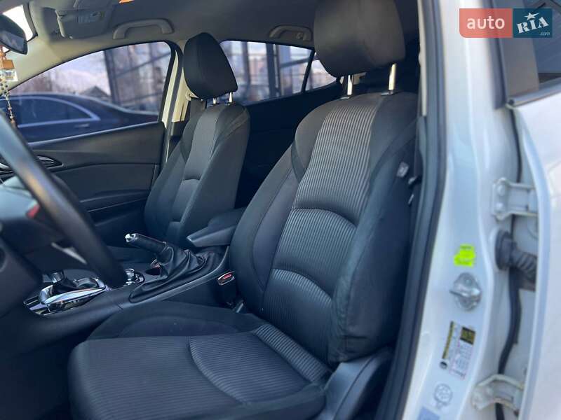 Хэтчбек Mazda 3 2013 в Ивано-Франковске