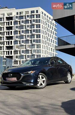 Седан Mazda 3 2019 в Киеве