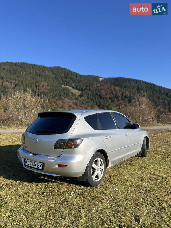 Хетчбек Mazda 3 2004 в Міжгір'ї