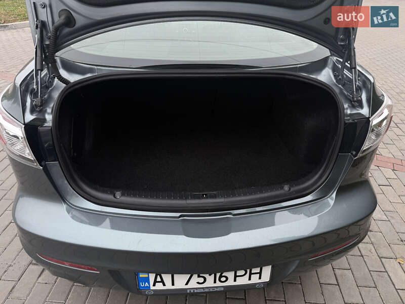 Седан Mazda 3 2012 в Білій Церкві