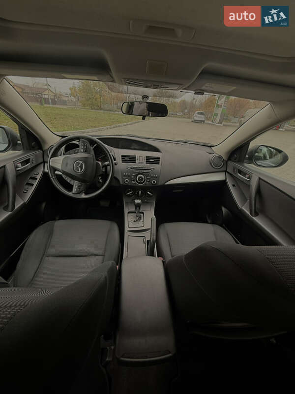 Седан Mazda 3 2012 в Білій Церкві