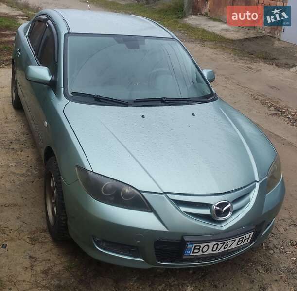 Седан Mazda 3 2004 в Черновцах