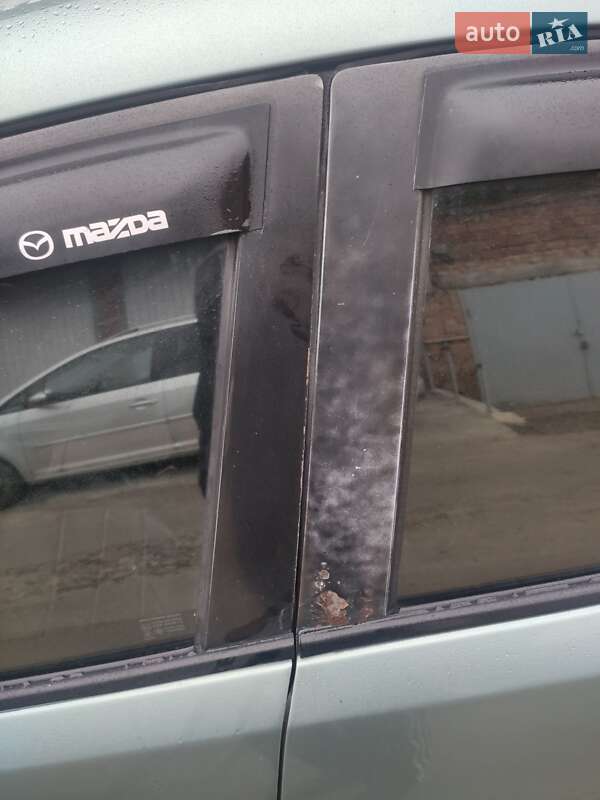 Седан Mazda 3 2004 в Черновцах