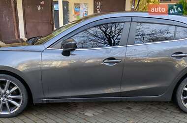 Хэтчбек Mazda 3 2018 в Ужгороде