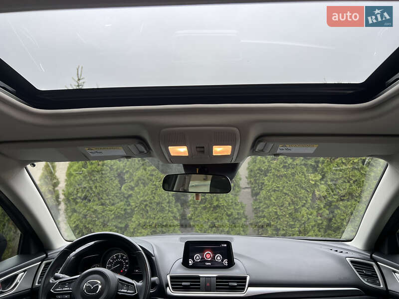 Седан Mazda 3 2018 в Дніпрі фото 31 Седан Mazda 3 2018 в Дніпрі