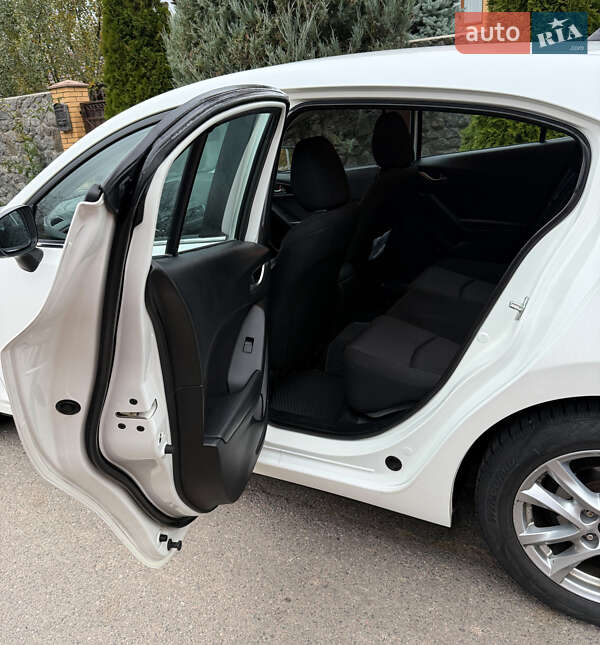 Хетчбек Mazda 3 2016 в Києві