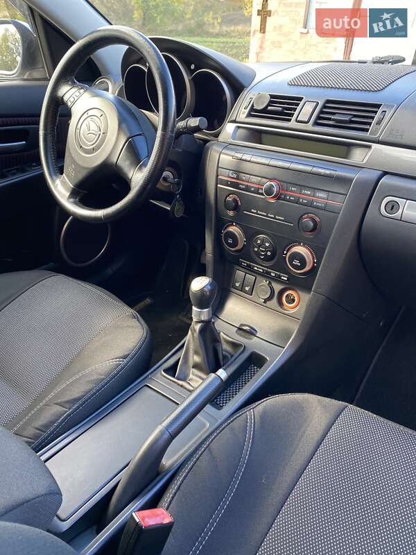 Седан Mazda 3 2003 в Черкасах
