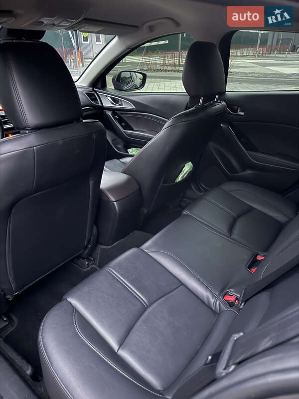 Седан Mazda 3 2017 в Киеве фото 6 Седан Mazda 3 2017 в Киеве