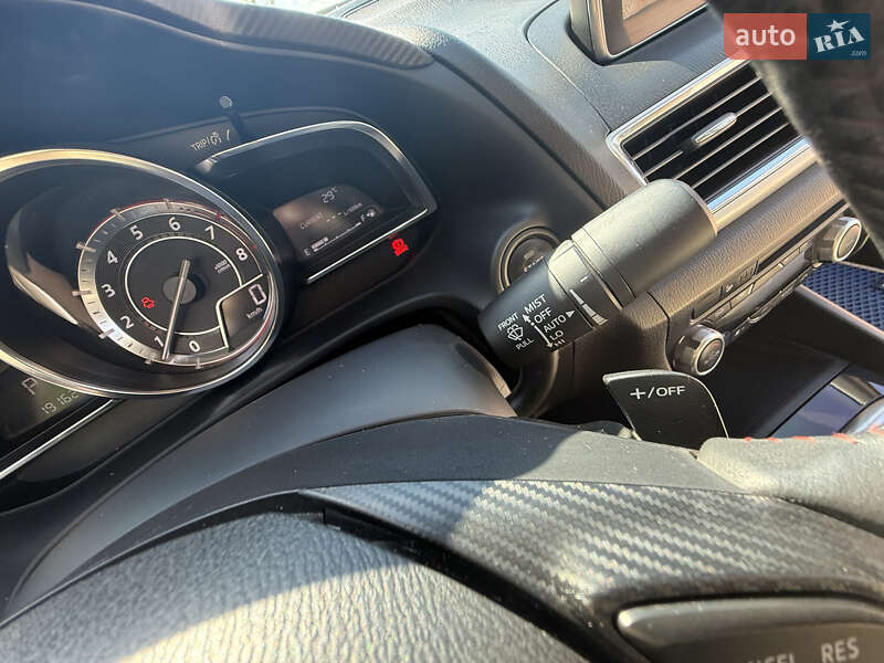 Седан Mazda 3 2013 в Кривому Розі