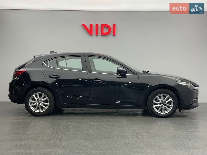 Хэтчбек Mazda 3 2018 в Киеве