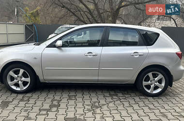 Хетчбек Mazda 3 2004 в Чернівцях
