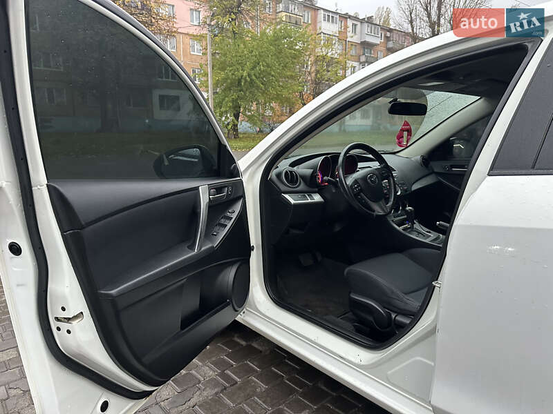 Седан Mazda 3 2010 в Дніпрі