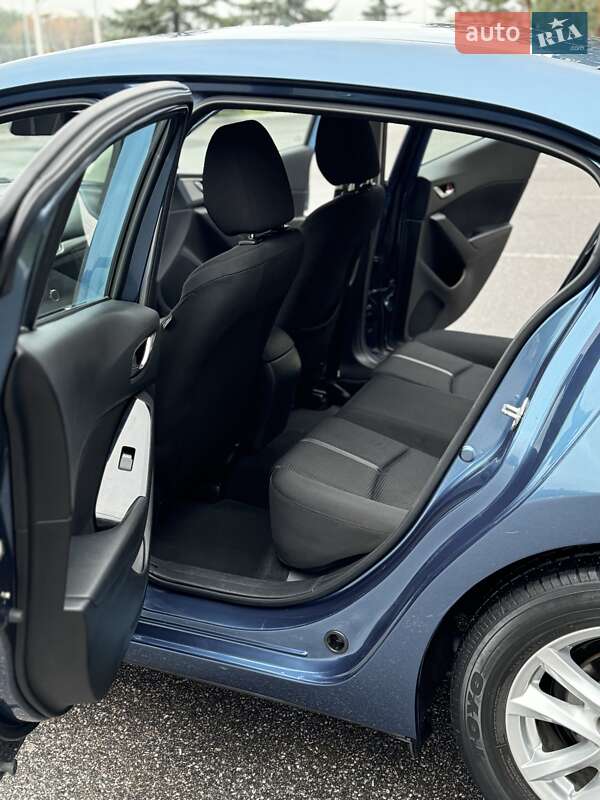 Седан Mazda 3 2017 в Києві фото 46 Седан Mazda 3 2017 в Києві