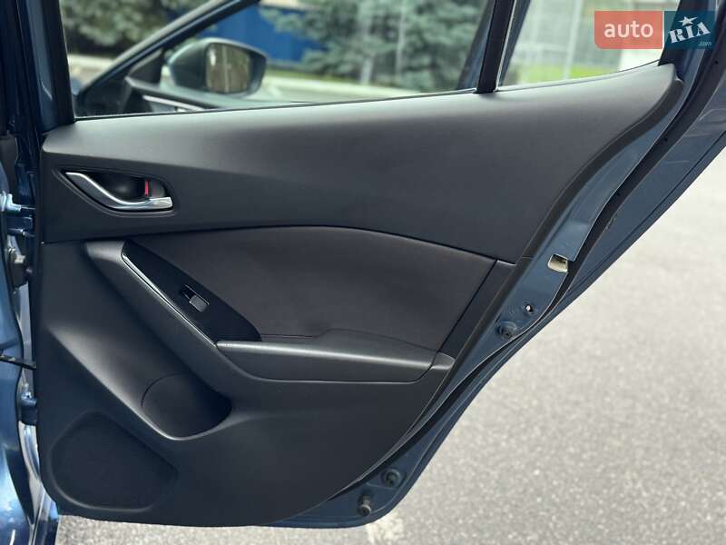 Седан Mazda 3 2017 в Києві фото 50 Седан Mazda 3 2017 в Києві