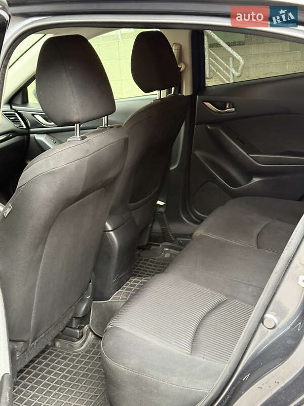 Седан Mazda 3 2015 в Вышгороде фото 5 Седан Mazda 3 2015 в Вышгороде