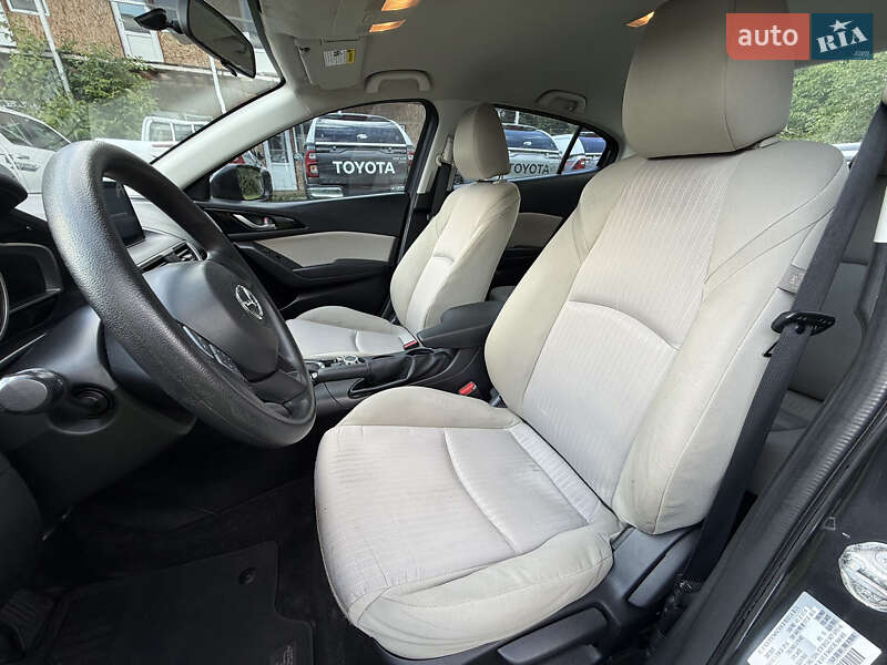 Седан Mazda 3 2015 в Києві