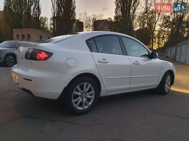 Седан Mazda 3 2007 в Киеве
