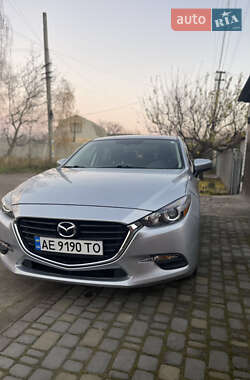 Седан Mazda 3 2016 в Дніпрі