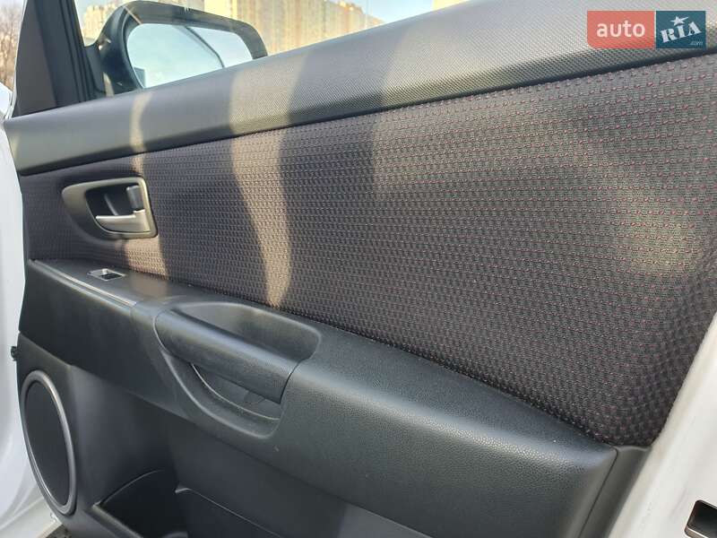 Седан Mazda 3 2007 в Киеве