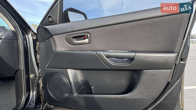 Седан Mazda 3 2006 в Виннице