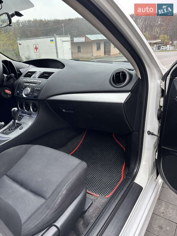 Хетчбек Mazda 3 2010 в Ужгороді фото 14 Хетчбек Mazda 3 2010 в Ужгороді