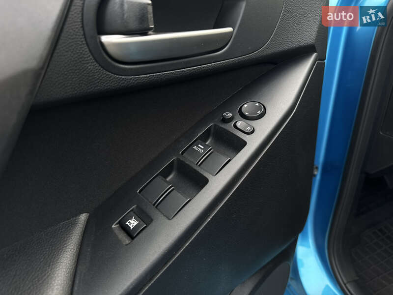 Седан Mazda 3 2010 в Києві фото 26 Седан Mazda 3 2010 в Києві