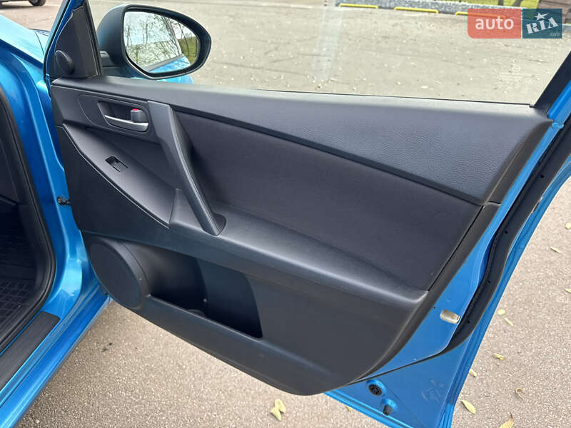 Седан Mazda 3 2010 в Києві фото 38 Седан Mazda 3 2010 в Києві