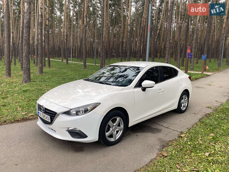 Седан Mazda 3 2015 в Києві