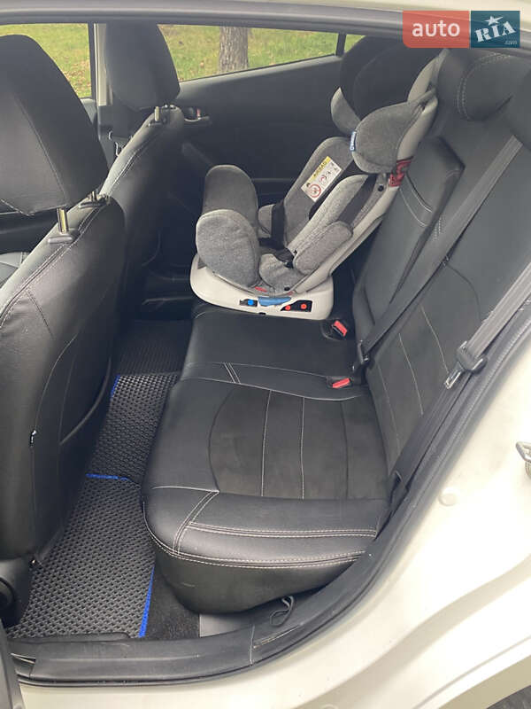 Седан Mazda 3 2015 в Києві